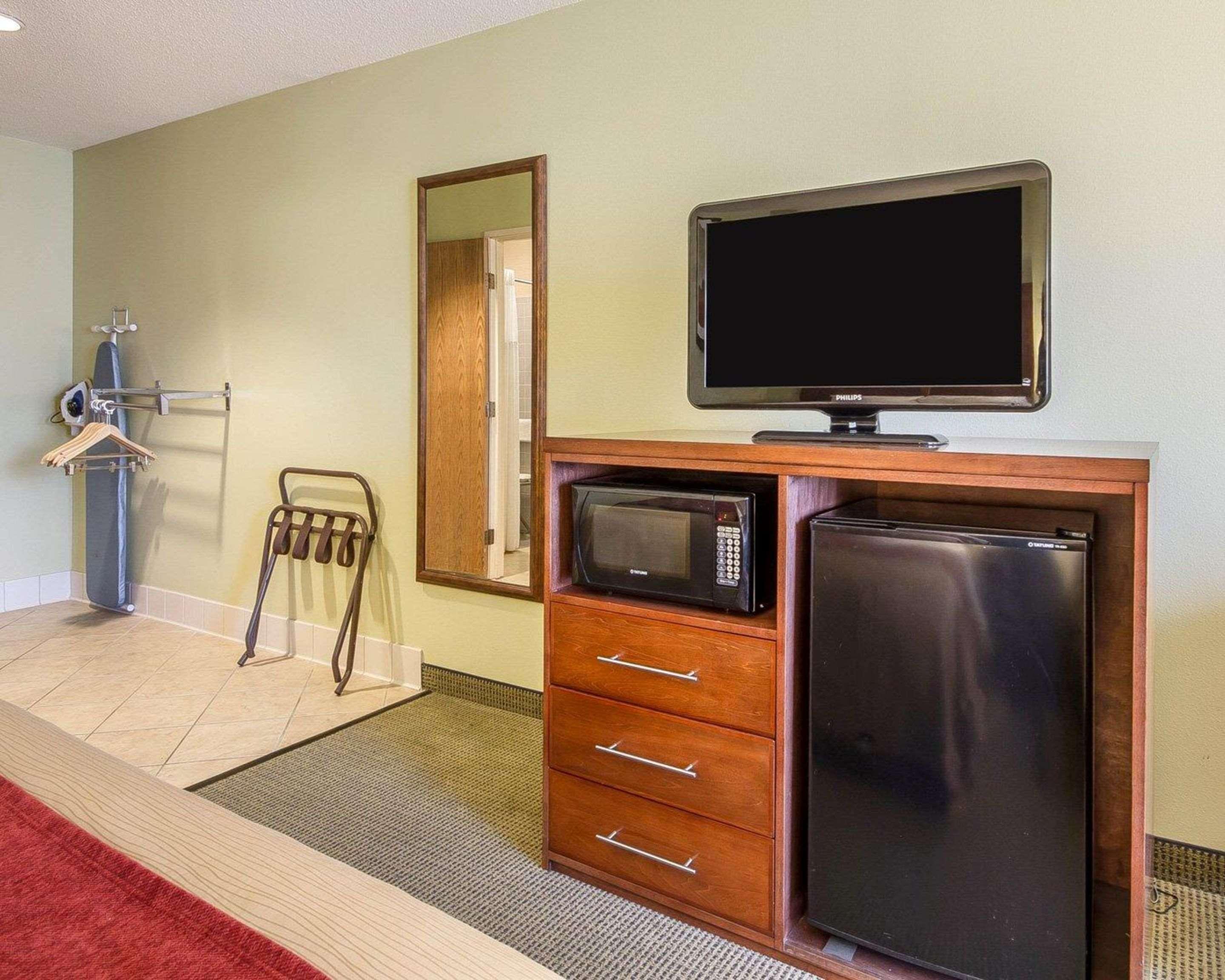 Hotel Comfort & I-94 2*