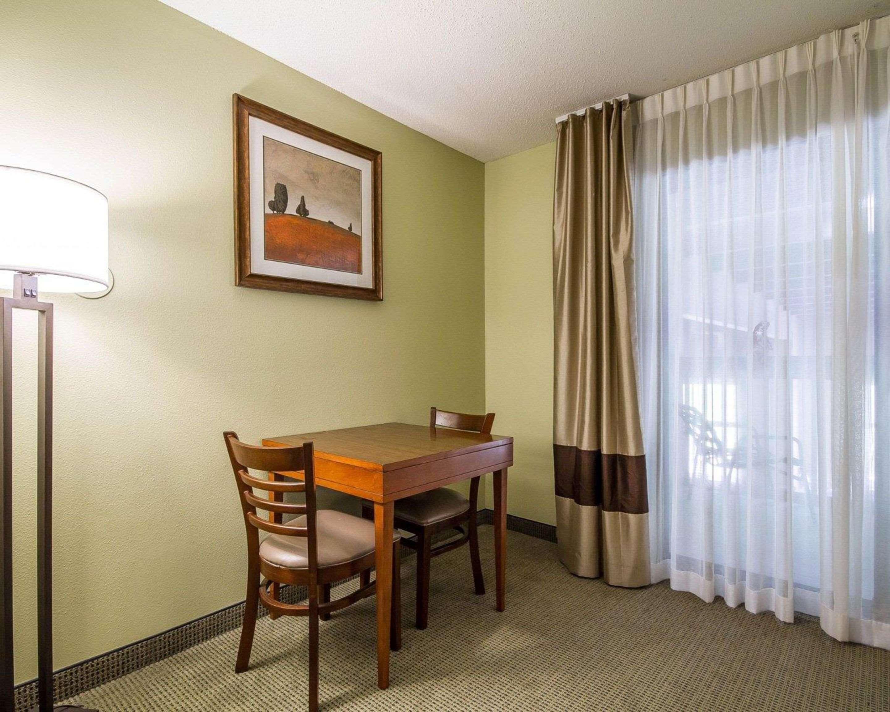 Hotel Comfort & I-94
