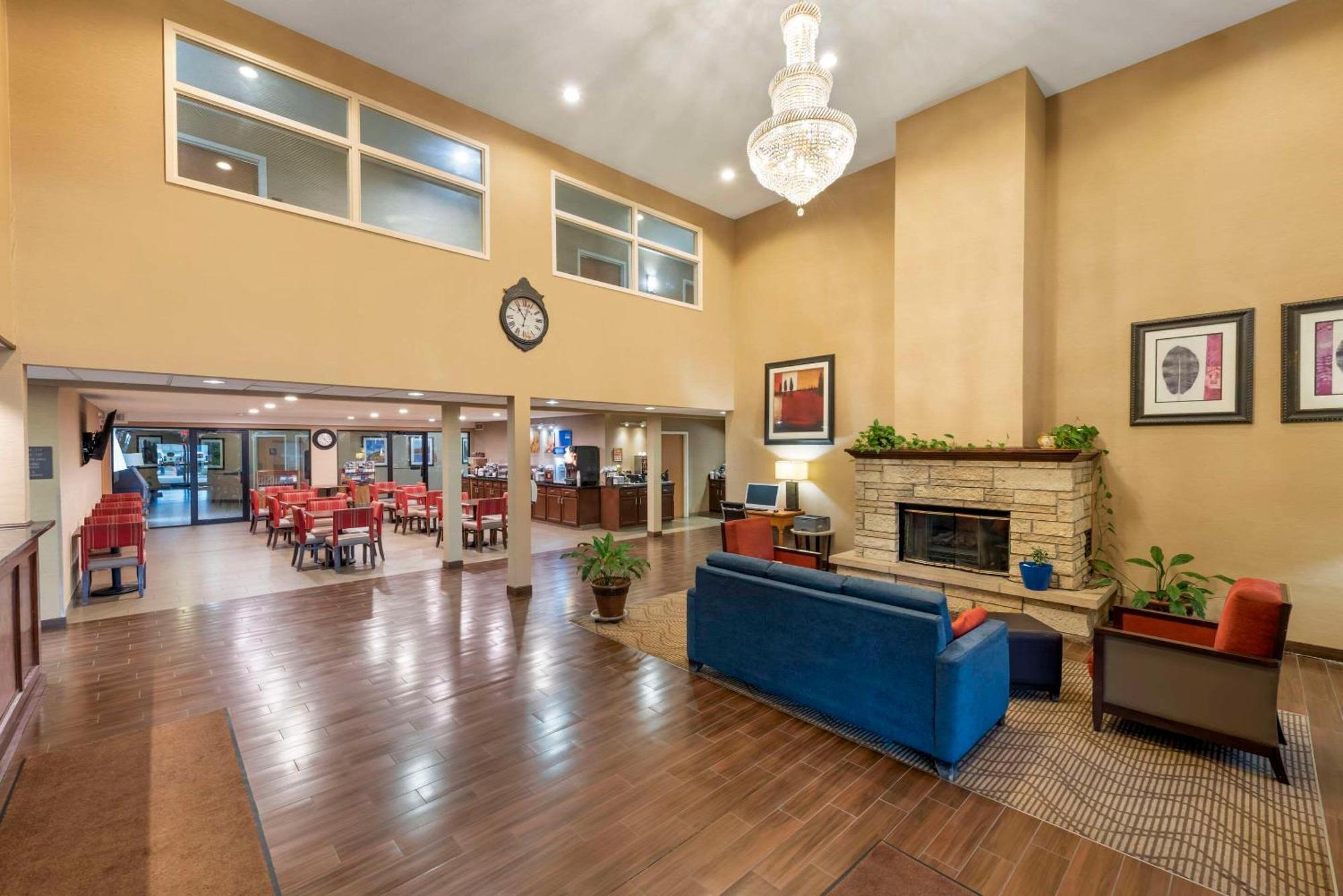 Hotel Comfort & I-94 Black River Falls