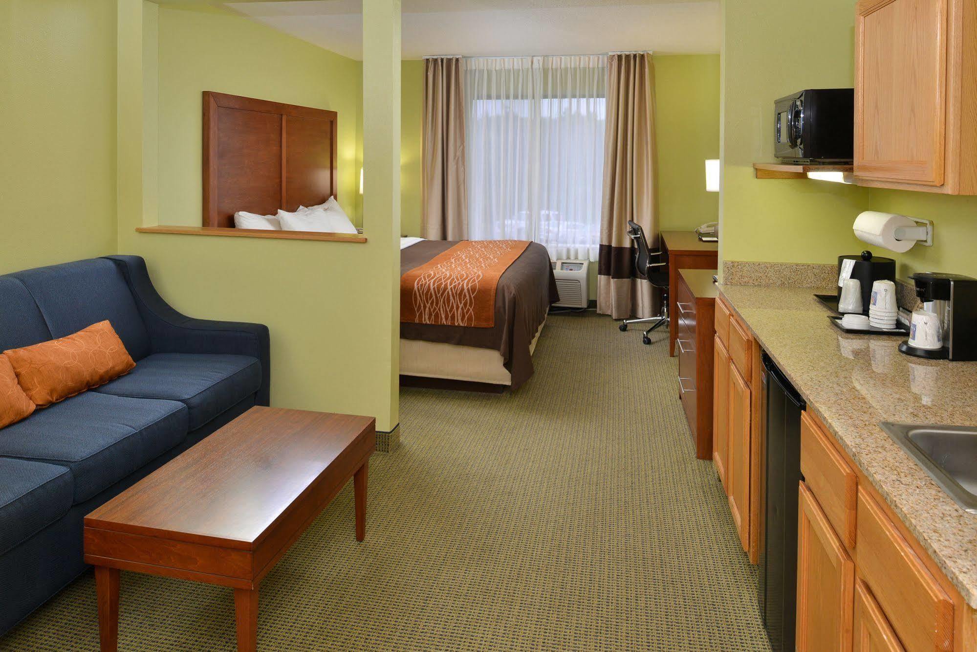 Comfort & I-94 Hotel 2*