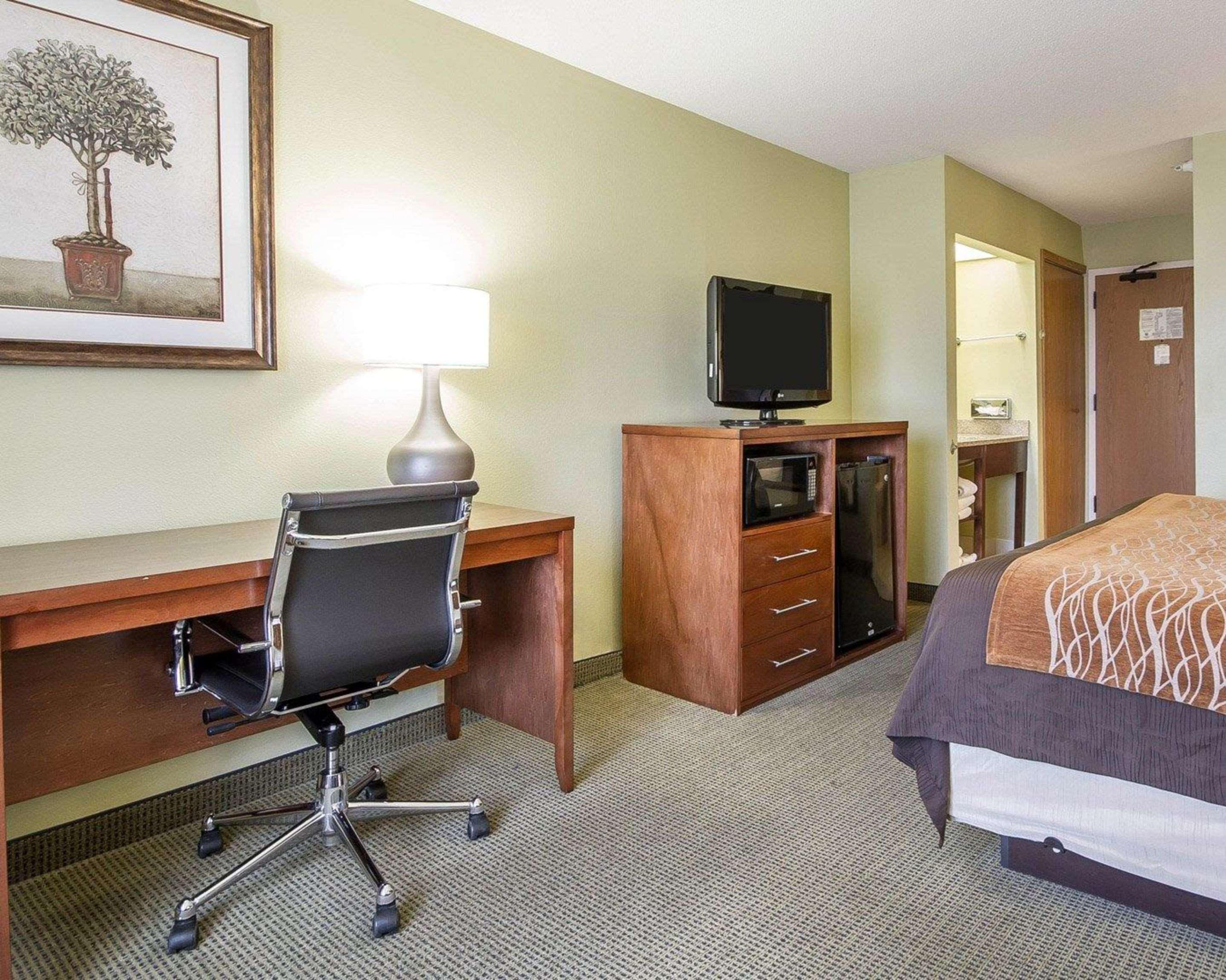 Comfort & I-94 Hotel 2*