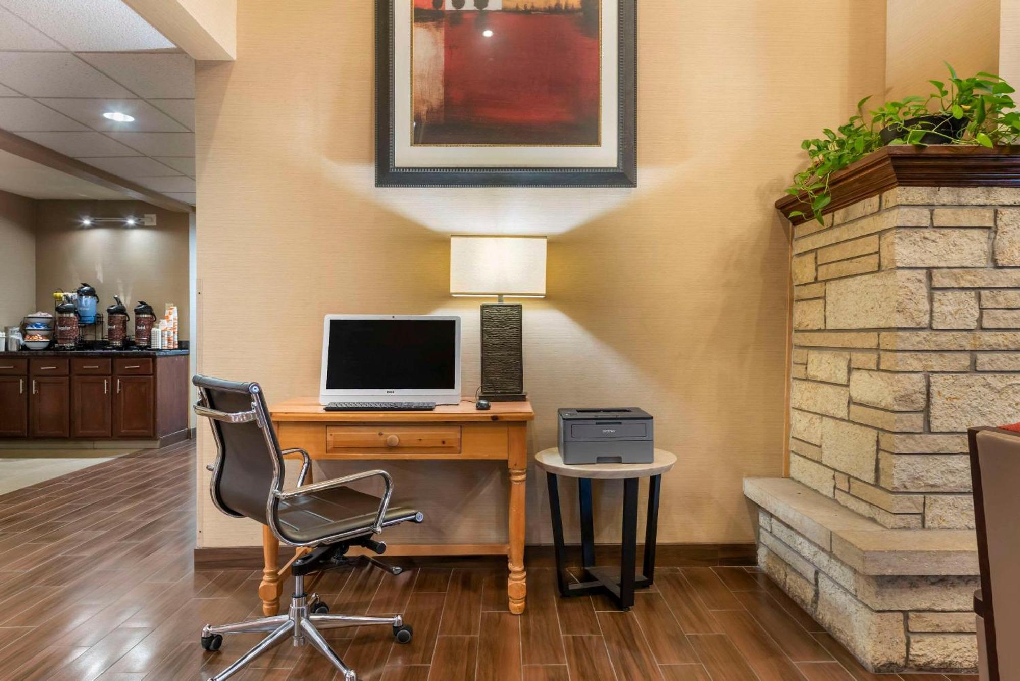 Hotel Comfort & I-94 Black River Falls