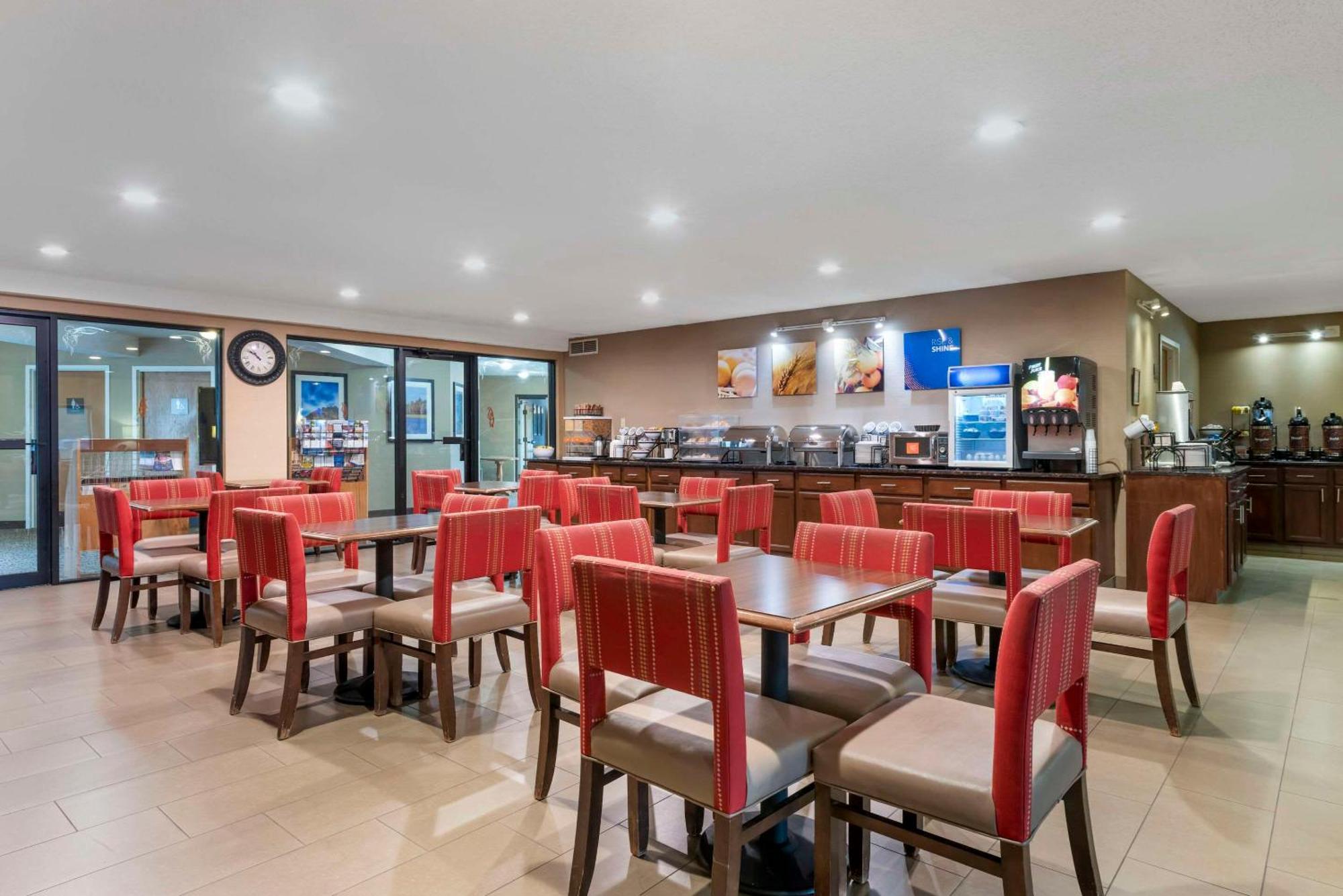 Hotel Comfort & I-94 Black River Falls