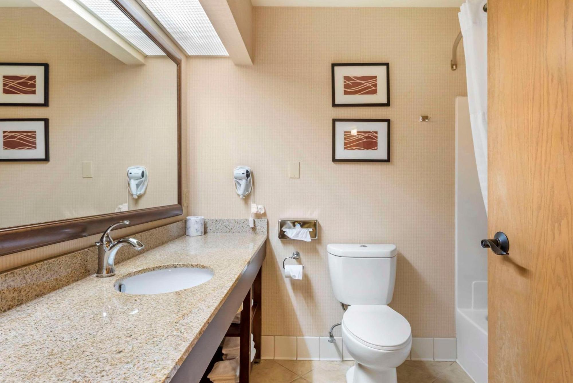 Comfort & I-94 Hotel Black River Falls